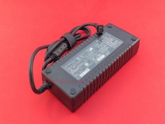 Зарядка для ноутбука Toshiba 15V 8A (120W) 4 pin трапеция